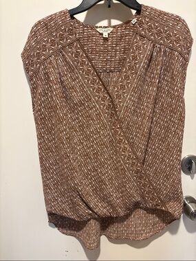 Max Studio Brown & Cream Geometric Faux-Wrap Sleeveless Top